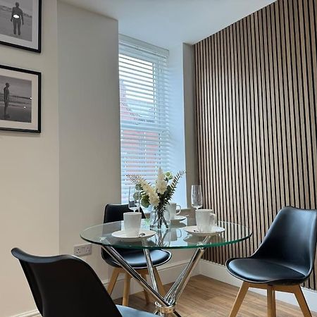 Entire Apartment In Waterloo Экстерьер фото