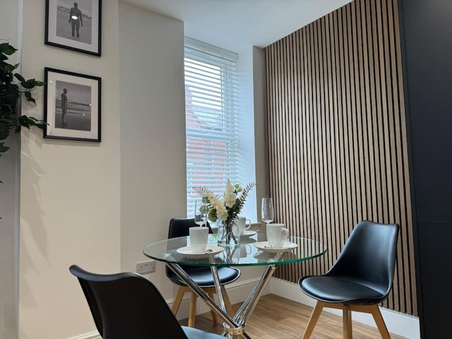 Entire Apartment In Waterloo Экстерьер фото